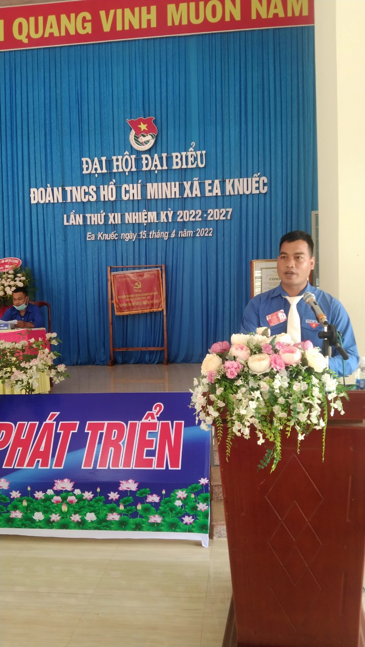 Đồng chí Y Khoat Ayǔn - UVBCH Tỉnh Đoàn - Phó bí thư Huyện Đoàn Phát biểu chào mừng Đại hội